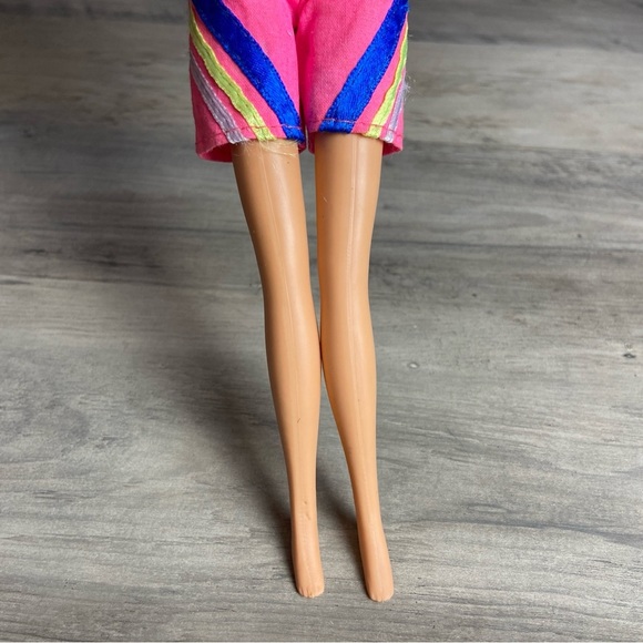 Soccer Player Doll, Blonde Hair Blue Eyes - Picture 4 of 11